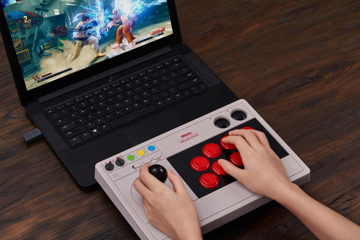 8Bitdo Arcade Stick pour Nintendo Switch - PC Windows - Steam - Rasberry Pi - Manettes - 8Bitdo - Shop Just for Games